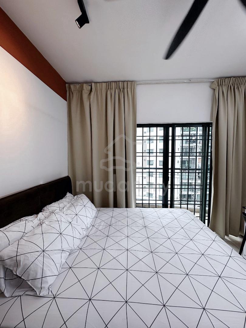 Changkat View Dutamas Balcony Room