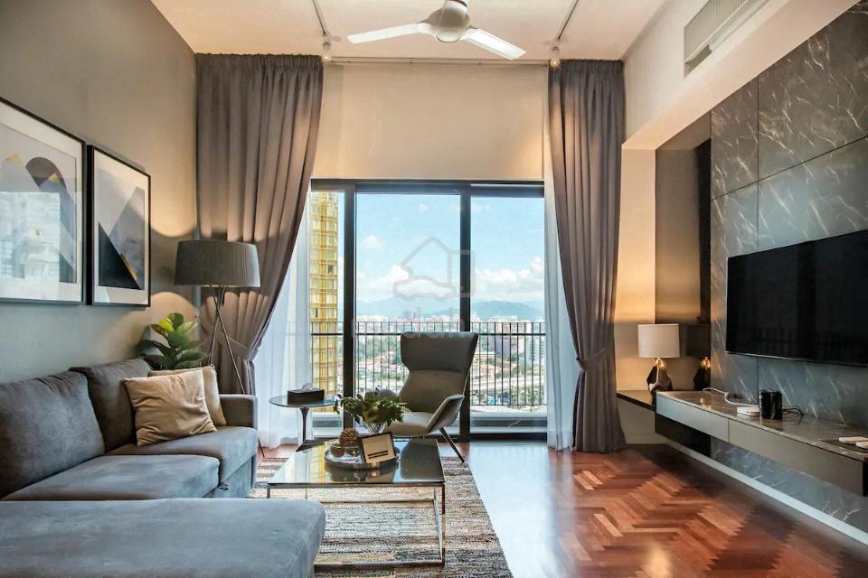 272. Bilik LELAKI di Plaza Rah Condo